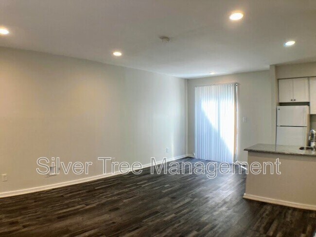 Photo - 4015 Bowser Ave Unidad C