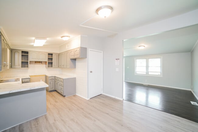 Photo - 8501 E 91 St