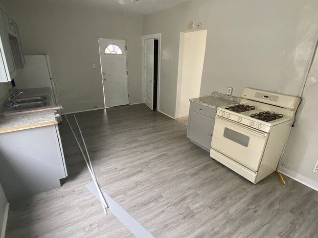 202 N Balph Ave Unit 2