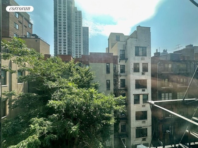 Photo - 350 E 91st St