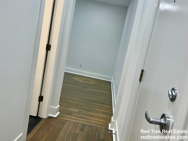 11 Peterborough St Unit 18