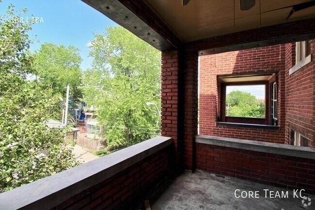 Building Photo - 1 Bedroom with Sun Porch at the Boston Unit 4 Rental