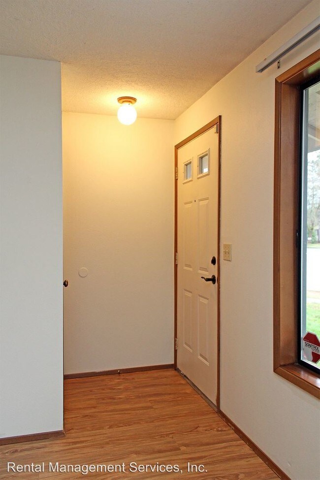 Photo - 819-821 SW 29th Way