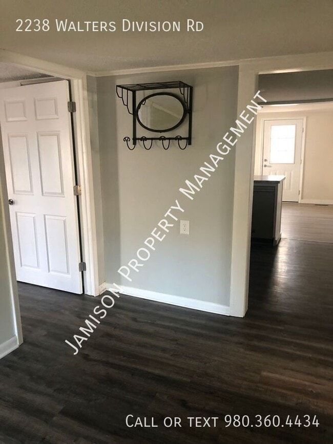 Photo - 2238 Walters Division Rd