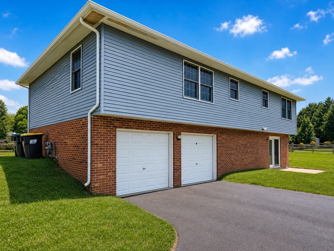 Photo - 146 Honora Dr