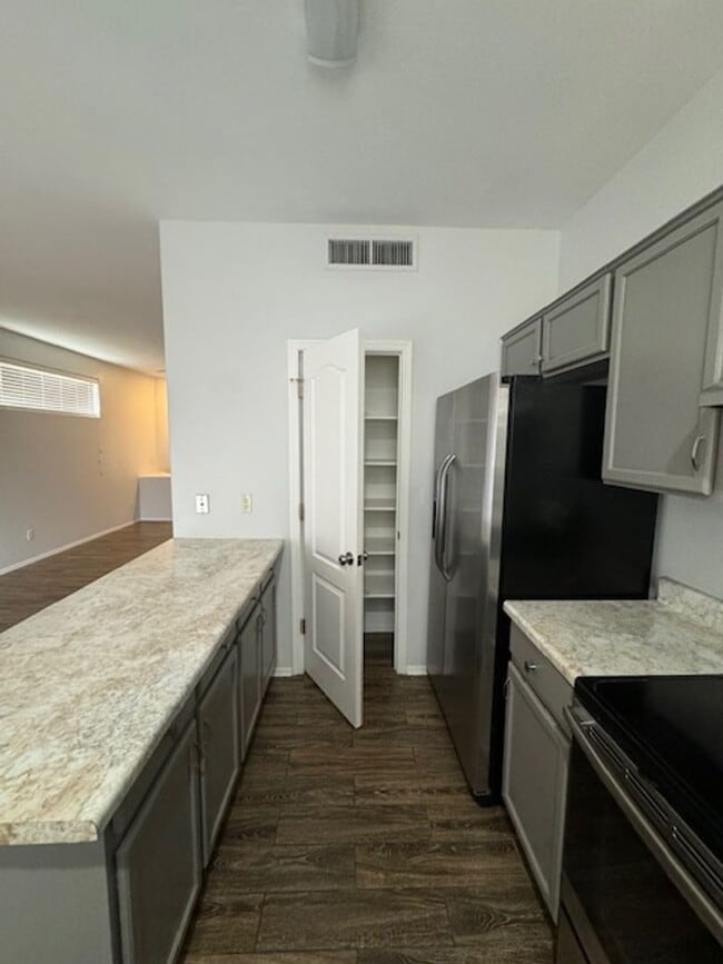 Photo - NW- 3 bedroom/ 2 bathroom with 2 car garage