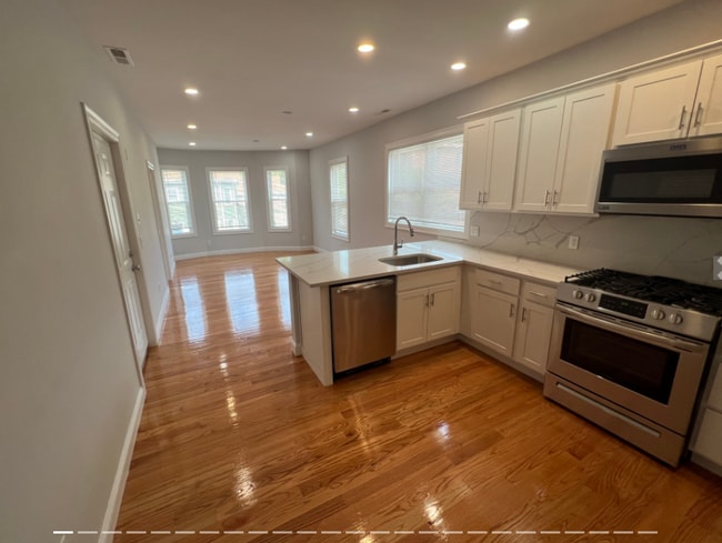 Photo - 122 Cross St