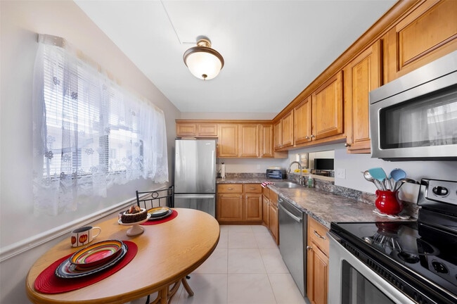 Photo - 5250 Las Verdes Cir Unit 317