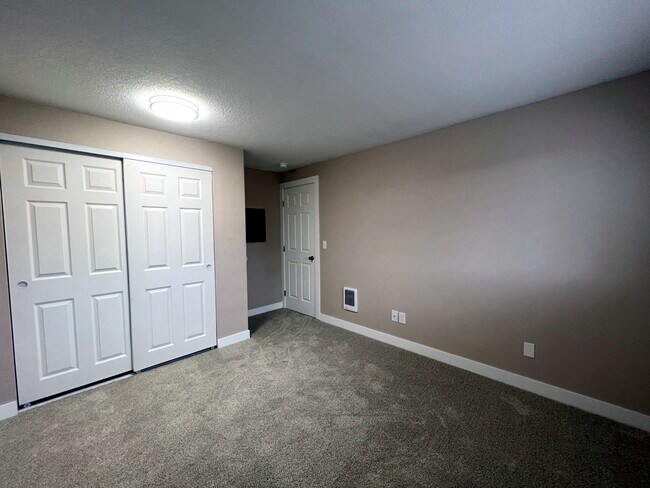 Photo - Cedar Heights Apartments