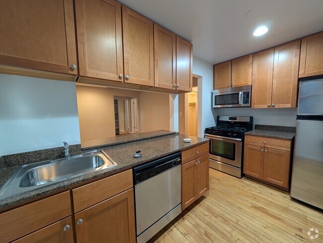 Building Photo - 4805 N Wolcott Ave Unit GDN Rental