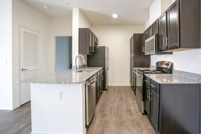 Photo - Encore At Power Center