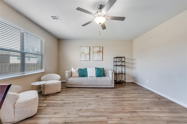 Photo - 505 Lowery Oaks Trl