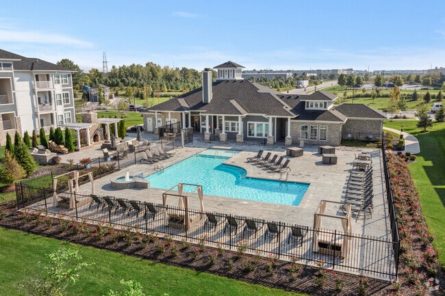 Aerial Pool - Millstone of Noblesville Rental