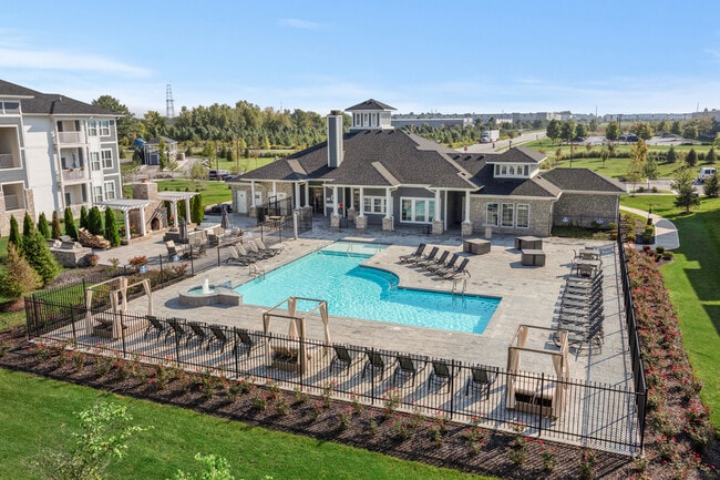 Aerial Pool - Millstone of Noblesville Rental