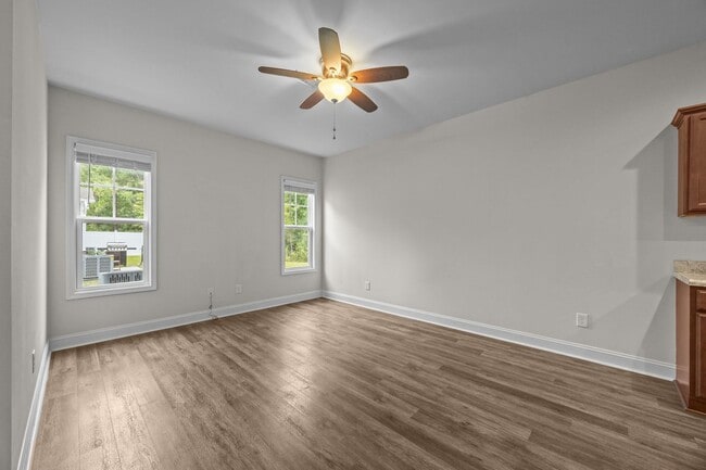 Photo - 211 N Stingray Ln