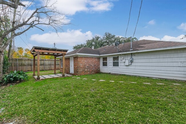 Photo - 2601 Briarhurst Dr