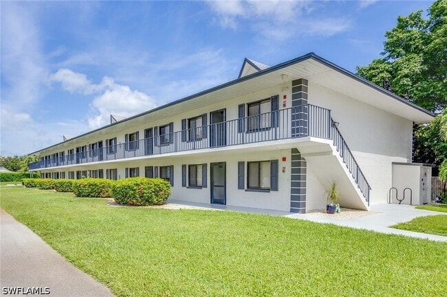 Building Photo - 1101 Rosemary Ct Unit A205