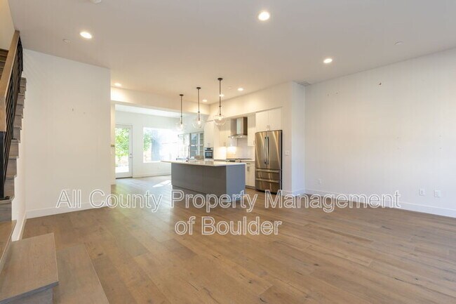 Photo - 2905 32nd St
