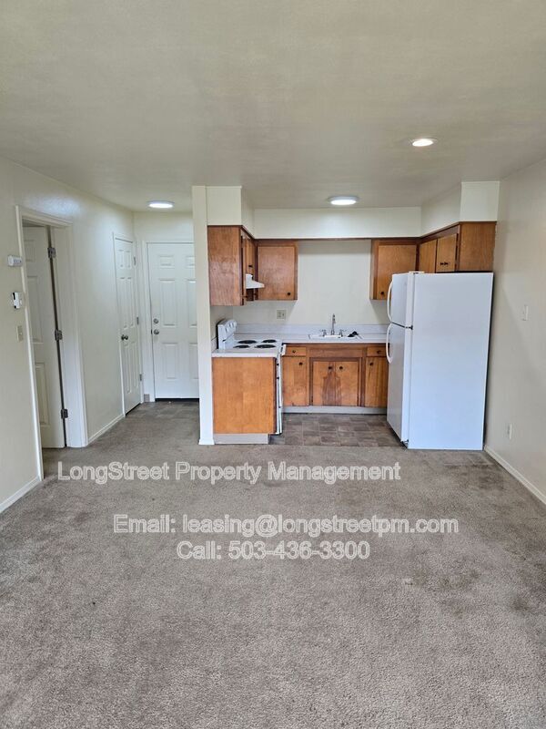 Photo - 915 SW Adams Ave