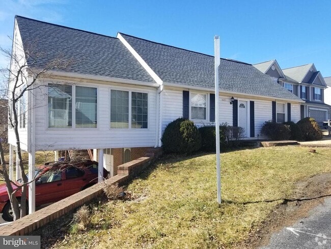 Building Photo - 4036 Overlook Dr Rental