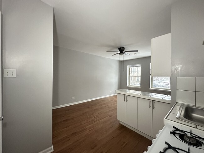 Photo - 4031 N Kenmore Ave Unit 302