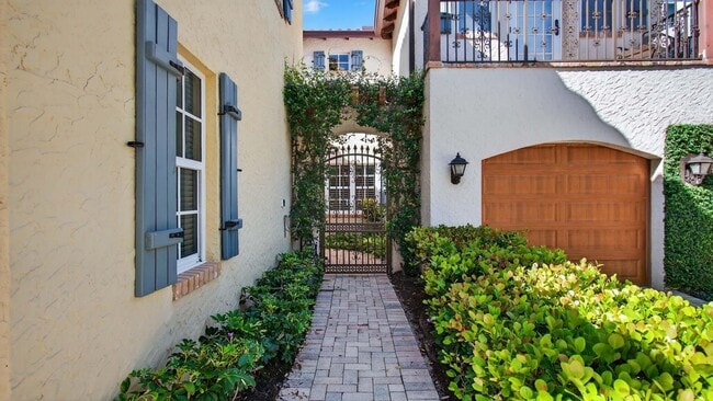 Photo - 1028 Coralina Ln