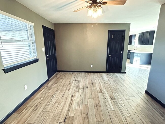 Photo - 2114 Allenhurst St