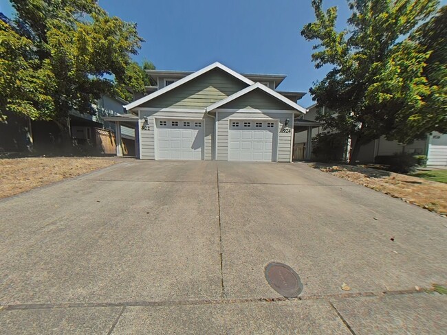 3 Bedroom Duplex ~ Centrally Located ~ Sma... - 3 Bedroom Duplex ~ Centrally Located ~ Sma... House