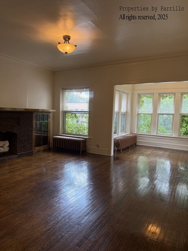 Living Room {1338 West Winona Street, Unit: 3} - 1338 W Winona St Unit 3