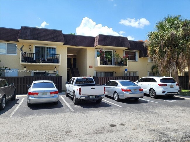 Building Photo - 9011 SW 138th St Unit A Rental