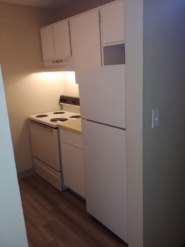 Updated kitchen one bedroom
