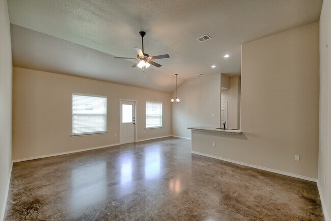 Photo - GORGEOUS 3 BEDROOM DUPLEX LOCATED IN BUDA, TEXAS!