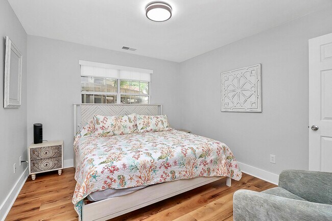 Photo - 1001 Churchill Downs Ct Unit J