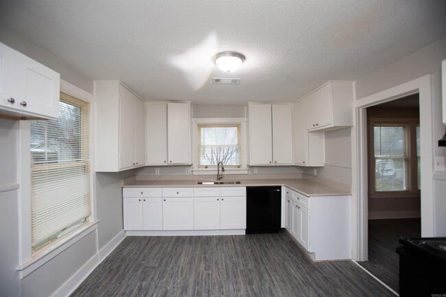 Photo - 2015 Franklin St