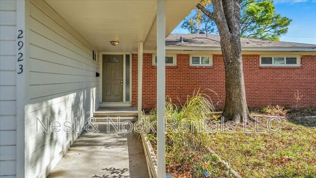 Photo - 2923 S Irvington Ave