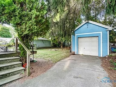 Photo - 1823 Perth St