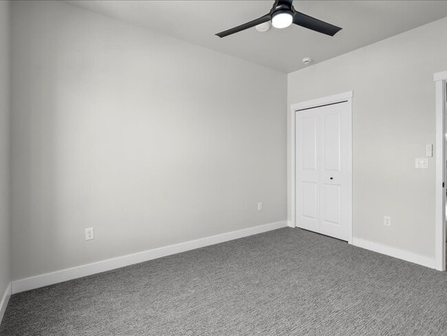 Photo - 8 Jaro Wy Unidad 101