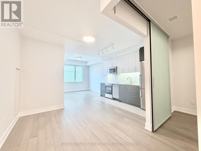 Photo - 664 Spadina Ave. Unité 504