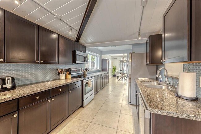 Photo - 1517 NE 17th Ter