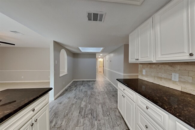 Photo - 18106 Navajo Trail Dr