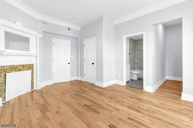 Photo - 157 Fairmount Ave Unidad 2