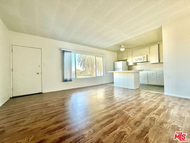 Building Photo - 127 Loma Vista St Unit 10 Rental