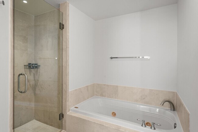 Photo - 4391 Collins Ave Unit SI ID1540462P
