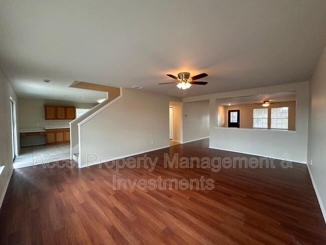 Photo - 819 Briarwood Dr