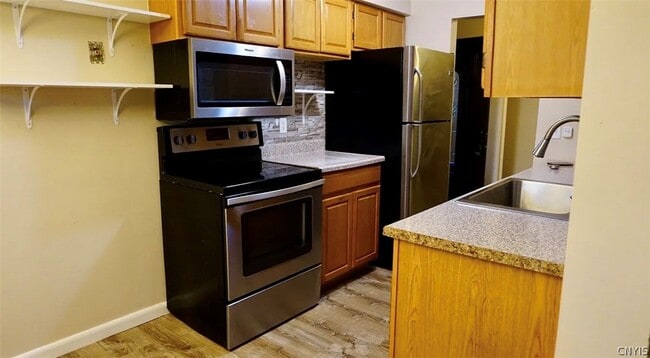 Photo - 555 Village Blvd N