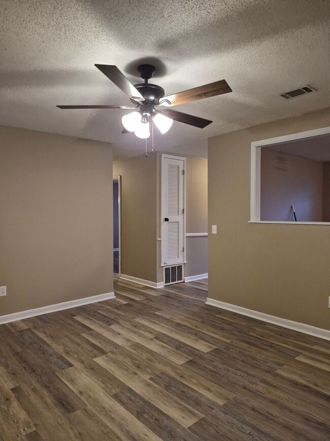 Photo - 145 Deerwood Ct