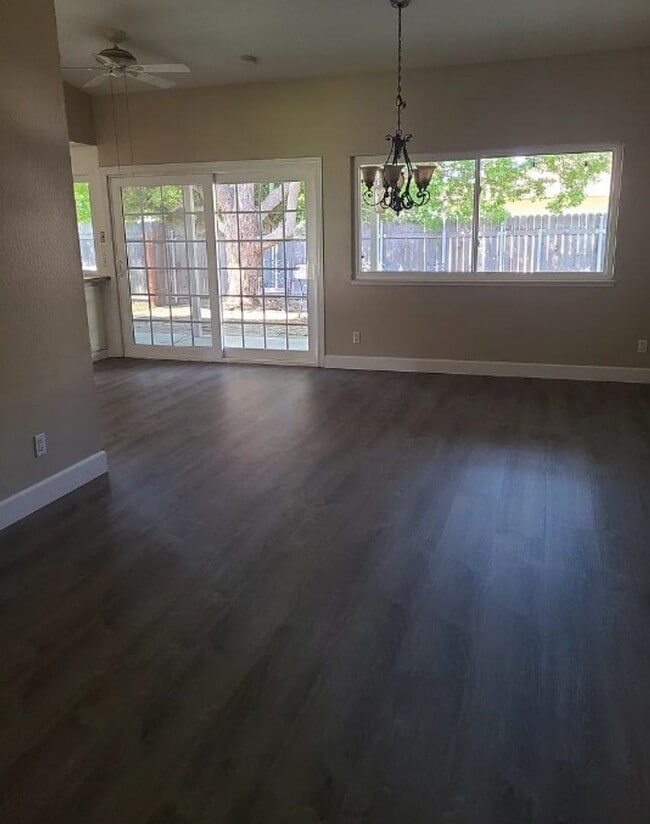 Photo - 4901 Autumntree Ct