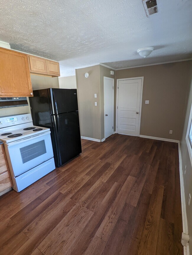 Photo - 6556 Tareyton Rd