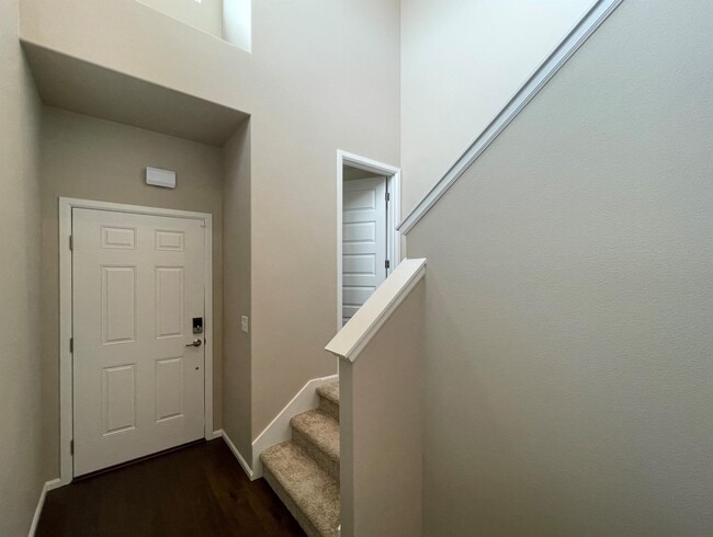 Photo - 913 Timberline Ave