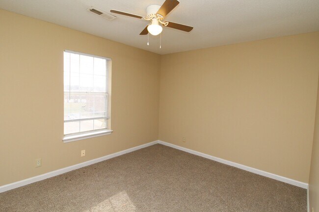 Photo - 2447 Caroline Dr Unit D